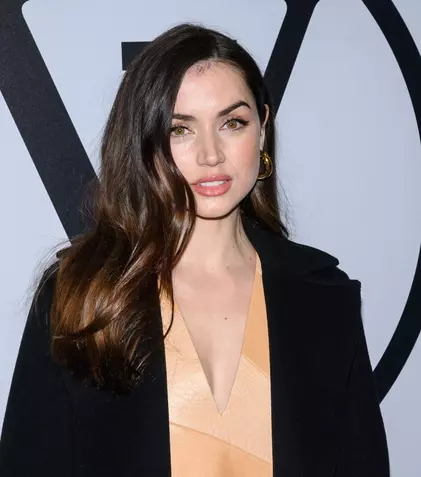 Ana de Armas a fost în centrul atenției la premiera filmului Ghosted. A strălucit pe covorul roșu