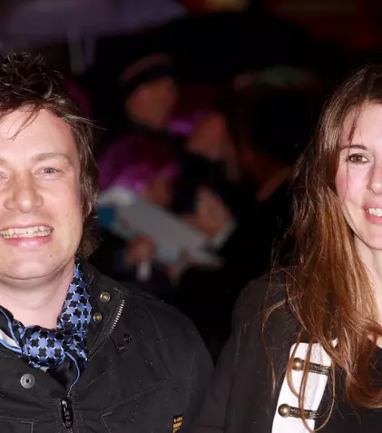 Jamie Oliver și soția sa și-au reînnoit jurămintele de nuntă în Maldive. Cine a participat la ceremonia specială