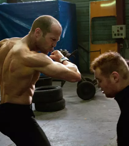 Filme la TV azi, 10 aprilie: „Curierul 3”, „Arma secretă”, „V de la Vendetta”, „Supraviețuitorul”