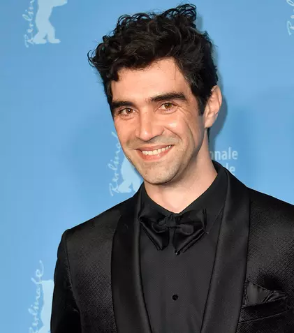 Alec Secăreanu despre serialul „Spy/Master”, de la HBO Max: „Am citit scenariul cu sufletul la gură, m-a atras foarte mult și m-a intrigat povestea”. EXCLUSIV