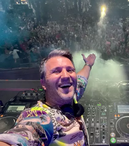 Andi Moisescu, DJ în timpul liber. „Mă suspectez că trăiesc prin muzică”. EXCLUSIV