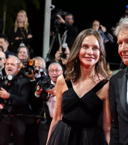 Calista Flockhart și Harrison Ford, spectaculoși pe covorul roșu de la Cannes 2023. Ce gafă au făcut organizatorii