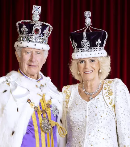 Cine lipsește din portretul oficial al familiei regale după încoronarea regelui Charles. Au apărut imagini noi