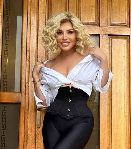 Loredana a împlinit 53 de ani. Primele imagini de la petrecerea extravagantă a vedetei Antena 1