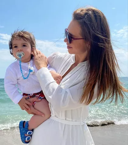 Magda Pălimariu, prima vacanță cu băiețelul ei la Marea Neagră. „Mă topesc când văd cât de fericit este mereu”