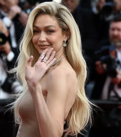 Gigi Hadid, prima reacție după ce a fost arestată în insulele Cayman. Ce avea în bagaje