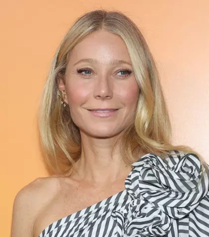Gwyneth Paltrow, fotografie specială alături de fiica ei, Apple. Cine mai apare în imaginea de colecție