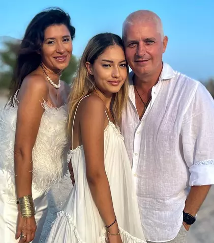 Fiica lui Virgil Ianțu a împlinit 18 ani. Jasmina și-a serbat majoratul într-un club din București