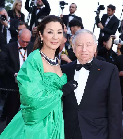 Michelle Yeoh, mireasă la 60 de ani. Actrița premiată cu Oscar s-a căsătorit după o logodnă de 19 ani