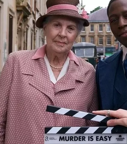 Murder is Easy, cea mai nouă adaptare BBC după Agatha Christie. În noul film va juca o actriță din Downton Abbey