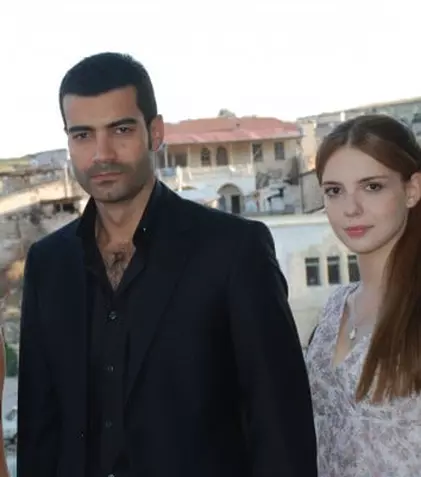 „Intrigi şi seducţie”, noul serial turcesc de la Acasă