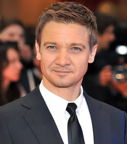 Jeremy Renner înregistrează un album