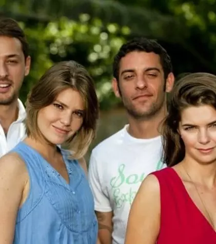 "Cu capul în nori", un serial cu adolescenţi, la Kanal D