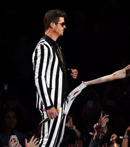 Miley Cyrus, apariţie scandaloasă la MTV Video Music Awards 2013