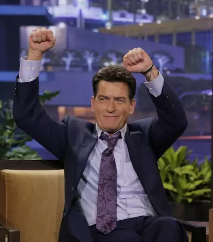 Charlie Sheen, dat în judecată după ce a pipăit o dentistă