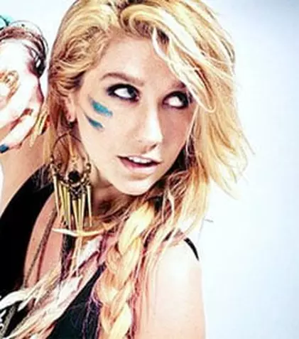 Ke$ha încearcă să scape de dependenţa de alcool