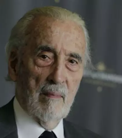 Sir Christopher Lee („Stăpânul inelelor”) a încetat din viaţă. Avea 93 de ani