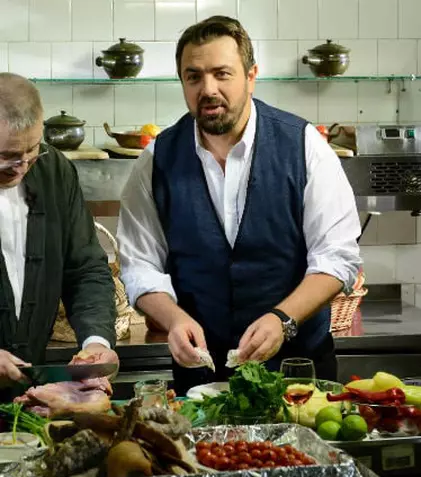 Brenciu la cratiţă, duminică la „Politică şi delicateţuri”
