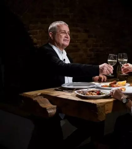 Gabi Szabo aleargă după... gustul perfect, la „Politică şi delicateţuri”