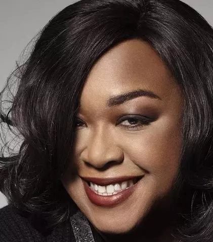Ce trebuie să ştiţi despre Shonda Rhimes, mama serialelor „Anatomia lui Grey” şi „Scandal”