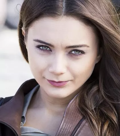Damla Sönmez („O poveste de iubire”) joacă într-un serial turcesc nou
