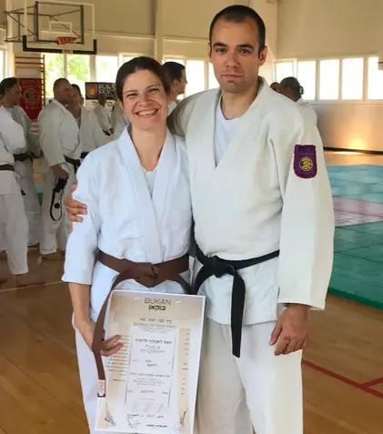 Ada Roseti predă arte marțiale. E profesoară de Krav Maga
