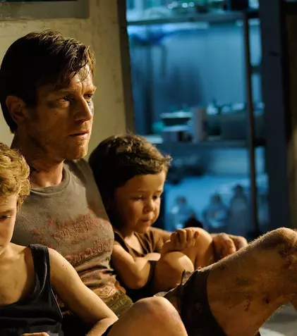 Recomandarea TVmania pentru seara de marți, 14 noiembrie: „Paradisul spulberat” cu Naomi Watts și Ewan McGregor