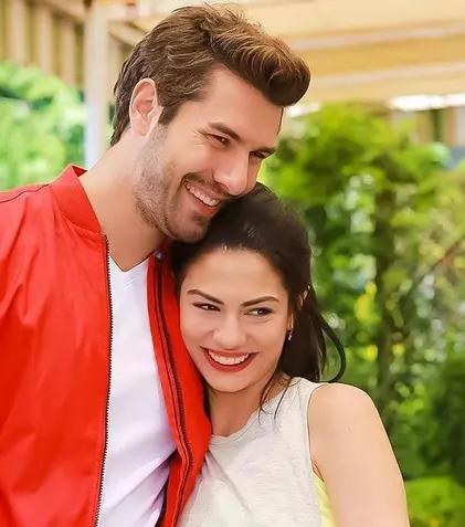 Originalul care a inspirat „Camera 609” revine la TV! Când începe serialul fenomen cu Demet Özdemir la Happy Channel