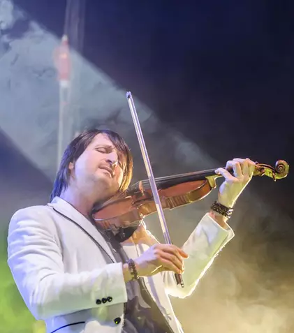 Violonistul Edvin Marton va concerta pe 20 aprilie la Bucureşti
