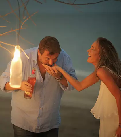 Horia Brenciu a lansat o piesă pentru cei care au „Poftă de băut” o sticlă de vin cu persoana iubită