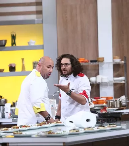 „Chefi la cuțite” revine luni, 7 ianuarie, pe micile ecrane. Chef Florin Dumitrescu: „Nu mă călcați pe coadă, că înnebunesc!”