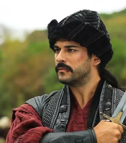 „Kuruluş Osman”, noul serial al lui Burak Özçivit, începe în această seară în Turcia