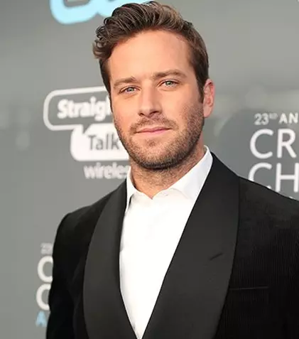 Armie Hammer pierde rol după rol: acum nu mai joacă nici în serialul despre „Nașul”