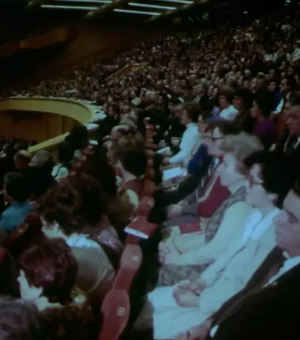 Un nou film exclusiv pe canalul YouTube al Arhivei TVR. Documentarul „Nostalgia dictaturii”, online 24 de ore