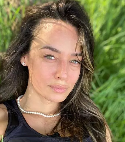 Andreea Raicu, reacție după valul de critici pornit după poza cu ea goală: „Nu-mi pasă”