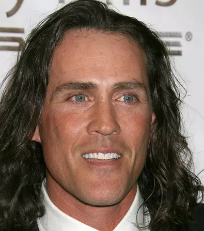 Tragedie de nedescris! Joe Lara, celebrul actor din serialul „Tarzan” a murit în urma unui accident aviatic
