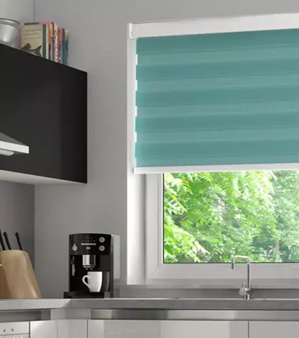 Detalii despre produse din categoria rolete textile, soluția pentru umbră într-o casă plină de stil