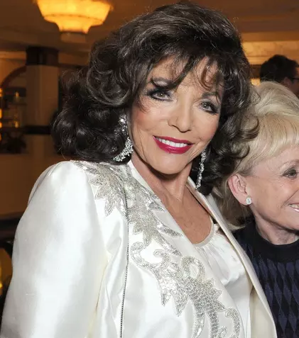 Cum arată Joan Collins la 88 ani. Actrița din „Dinastia”, la cină romantică alături de soțul ei cu 32 de ani mai tânăr
