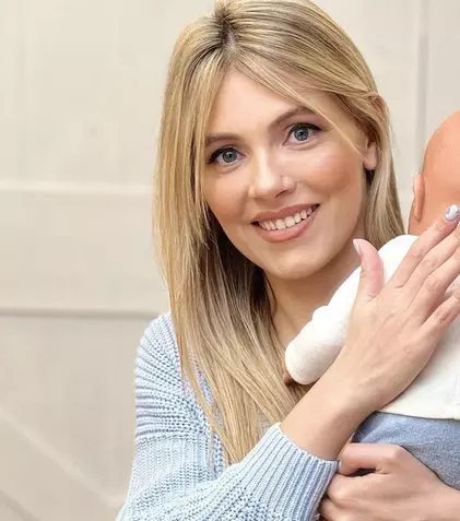 Imaginea adorabilă surprinsă de Andreea Ibacka. Momentul de tandrețe dintre Namiko și noul bebeluș al familiei Ibacka