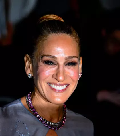 Imagini cu Sarah Jessica Parker la premiera „And Just Like That” de la New York. Actrița a strălucit într-o ținută Oscar de la Renta