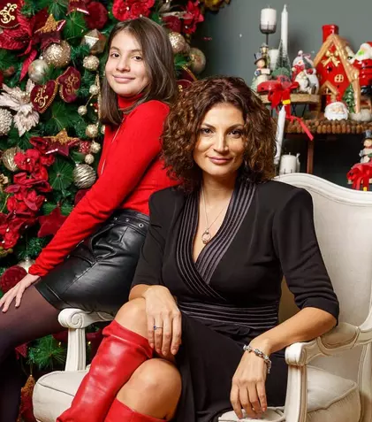 Ce soră frumoasă are Ioana Ginghină. Cum arată Elena și cât de mult seamănă cu actrița