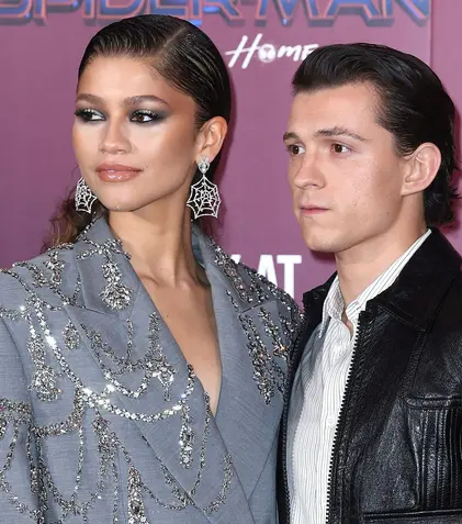 Tom Holland și Zendaya, de nedespărțit. Cum au fost surprinși pe covorul roșu