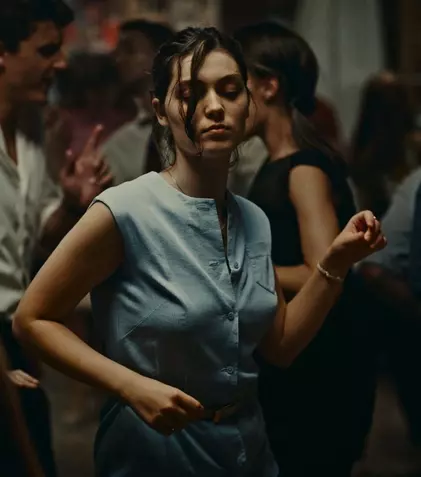„Evenimentul”, film premiat la Veneția, cu actrița franceză de origine română, Anamaria Vartolomei, intră în cinematografe