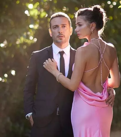Actrița Demet Özdemir și cântărețul Oğuzhan Koç s-au logodit. Când va avea loc nunta