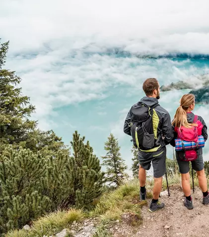 O excursie în familie la munte? Consultați recomandările specialiștilor Sportano!
