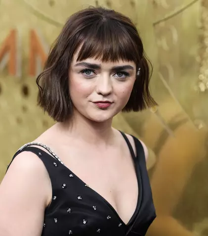 Maisie Williams, transformare dramatică pentru cel mai recent rol. Actrița din „Game of Thrones”, obligată să slăbească 11 kilograme