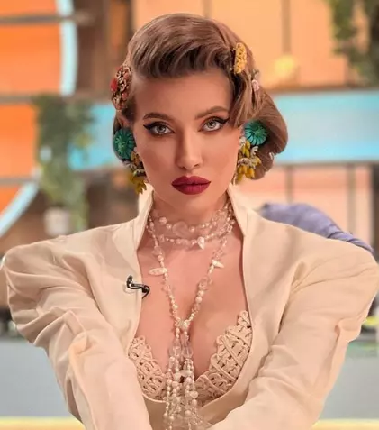 Cum reușește Iulia Albu să-și mențină silueta. Ce sfat are pentru tinerele care o urmăresc