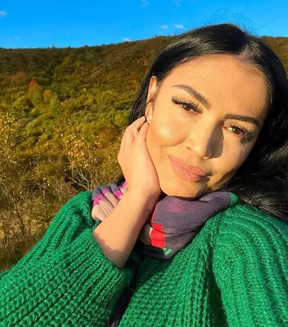 Andreea Mantea s-a tuns singură. „Nu prea este drept, dar merge”
