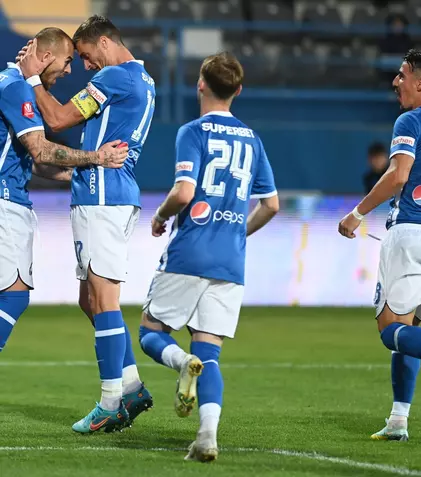 SUPERLIGA: Cine transmite Sepsi - Farul, Petrolul - FCSB şi UTA - CFR Cluj, cele mai tari meciuri din etapa a 13-a