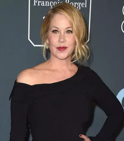 Christina Applegate, adevărul despre operațiile estetice. La ce proceduri a apelat atunci când avea doar 27 de ani